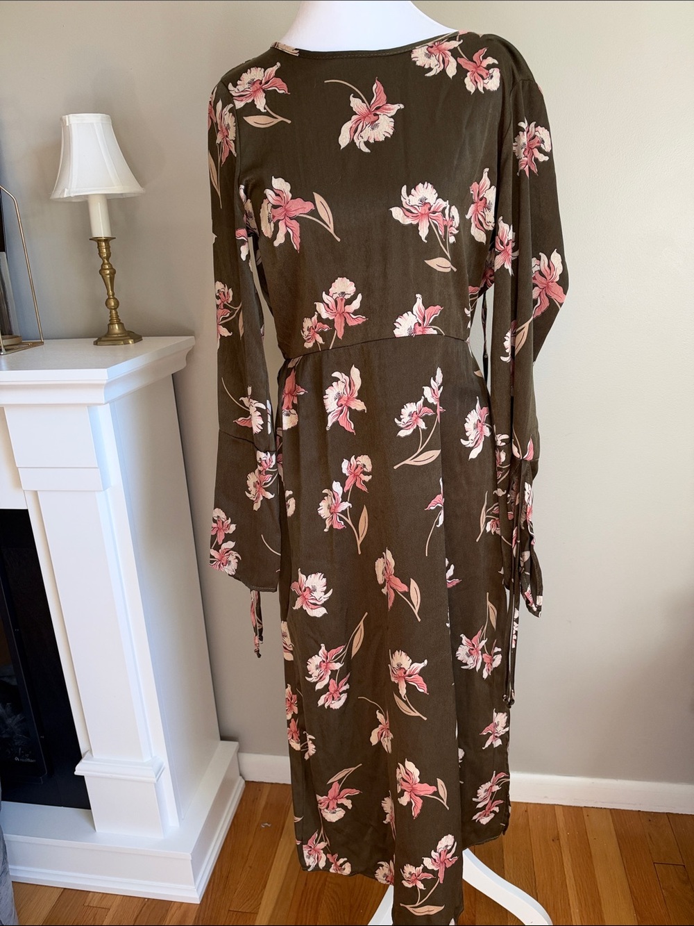 Le Lis Floral Tie-Sleeve Midi Dress - Olive with Pink Floral, Sz S